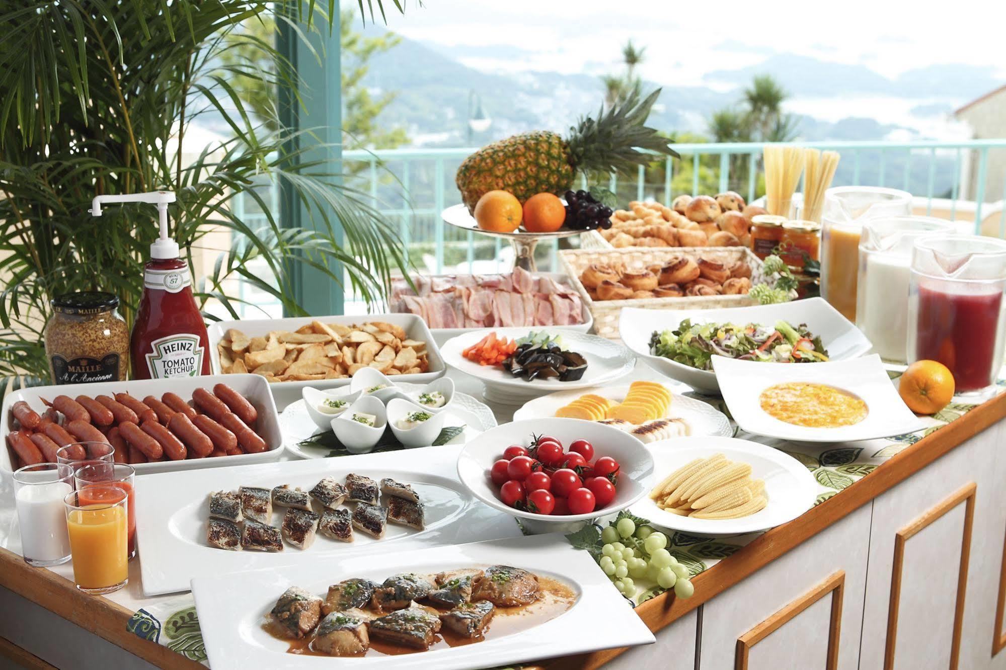 Yumihari-No-Oka Hotel Сасебо Экстерьер фото
